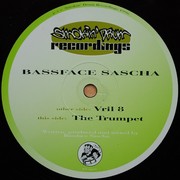 Bassface Sascha - The Trumpet / Vril 8 (Smokin' Drum DRUM009, 1995) :   
